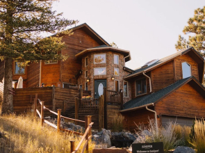 Juniper Lodge & Treehouses