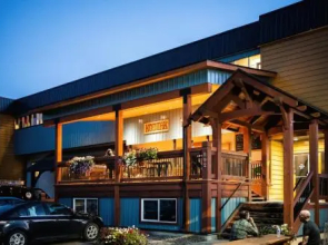 Raging Elk Hostel