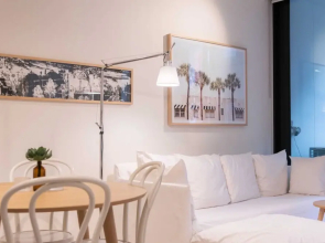 Trendy 1 Bedroom Apartment In The Heart Of Collingwood