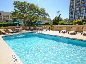 Palms Resort by Elliott Beach Rentals