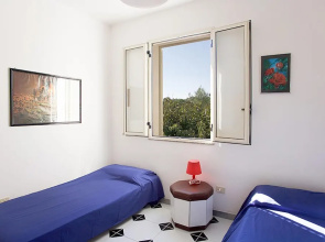 Ginestra apartment with pool in residence