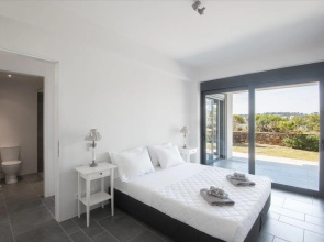 Minimal Sea View Maisonette