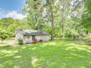 7 Mi to Downtown: Atlanta Home w/ Yard