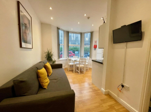 Bute Park Apartment w/ Heating + Private Bathroom