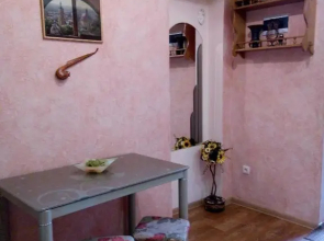 Flat on Sheptytskykh