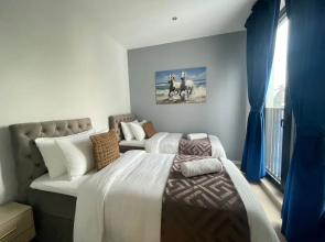 One Lux Stay Near Antwerp Central - 3 Bedroom 1.5 Bathroom