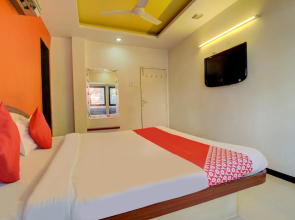 OYO 77484 Hotel Saroj