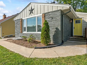 Brew City Game Room Fenced Yard Sleeps 13