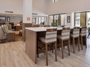 Mai Hana Hotel- Intl Drive, Trademark Collection by Wyndham