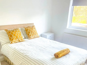 3-bed House in London Garden & Free Parking
