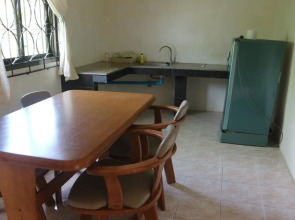 Baan Srinimit House & Apartment