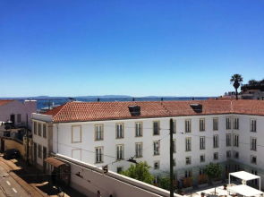 Alfama Tailor Made Green House With a View #2