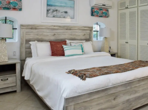 Royal Glitter Bay Villas
