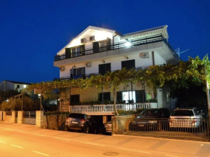 Apartments and rooms with parking space Vodice - 4164