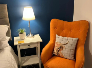 Delightful, Central 3 Bedroom House with Garden & Free Parking