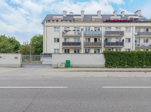 Apartment With Terrace by Renters