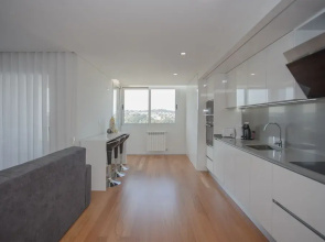 Liiiving -Luxury River View Apartment VI