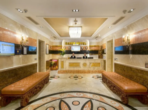 Hom - How Da Nang Airport