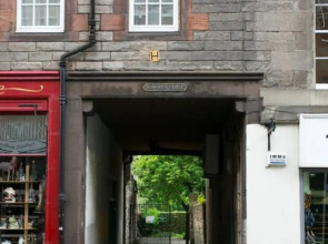 Fabulous 1 Bedroom Apartment in Old Town