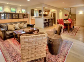 The Eagle Harbor Inn