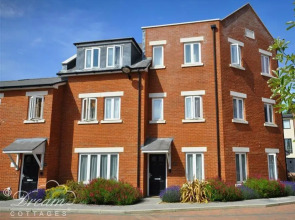 Admiral's Quarter Apartment 4