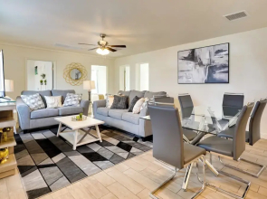 2 Mi to University of Arizona: Tucson Urban Escape