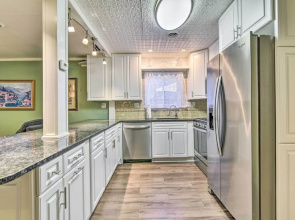Pet-friendly Taylor Home w/ Backyard Oasis!