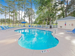 Magnolia Pointe Luster Leaf 4891-101 3 Bedroom Home
