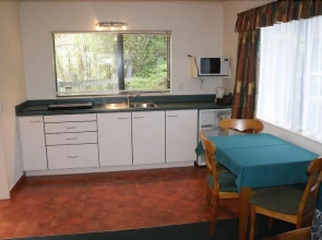 Cottage Park Motor Lodge and Conference Centre
