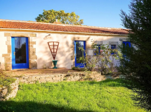 House With 2 Bedrooms in Froidfond, With Pool Access and Furnished Ter