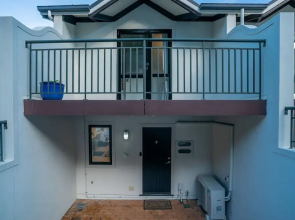 Modern 3 bedroom with stunning postcard views!