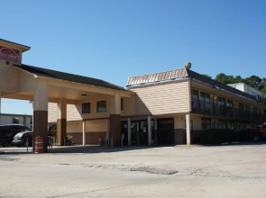 Executive Inn & Suites