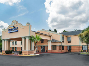 Red Roof Inn & Suites Hinesville