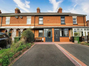Host Stay Barton Road House