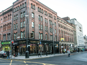 Base Serviced Apartments - Sir Thomas Street