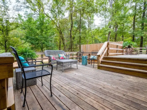 Sugar Hill Newly Remodeled includes Fully Supplied Kitchen and Hot Tub by RedAwning