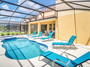 Upstay - Lrg Family Home w Private Pool   Hot Tub, Davenport