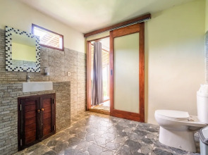 Pini Sentana Village