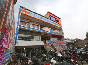 Hotel Queen Palace By OYO Rooms