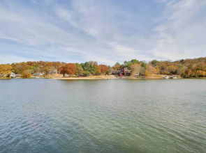 Home in Bella Vista w/ Deck & Lake Windsor Views!