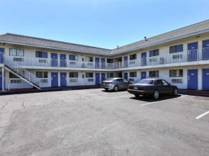 Motel 6-Oakland, CA - Airport