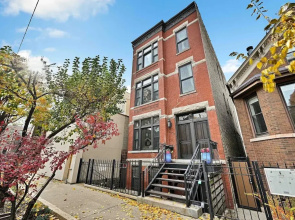 Lively Wicker Park 2BR, Steps to Damen Blue Line by AllSet Turnover