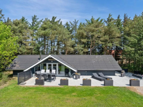 "Hjalmara" - 900m from the sea in NW Jutland