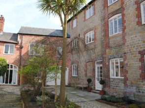 11 Angel Yard, Midhurst