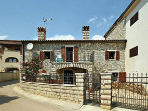 Amazing Home in Kastelir With 3 Bedrooms and Wifi