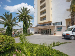 Palmin Hotel.