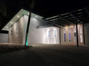 Playa Potrero Modern 3 BR Home Centrally Located - Casa Coastal Serenity