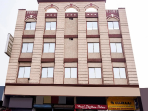 Oyo Flagship Rpr269 Hotel Shubham Palace