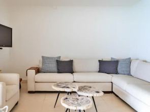 Bellevue Beach Apartments 5