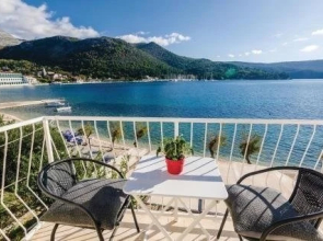 Two-Bedroom Apartment Slano with Sea view 02